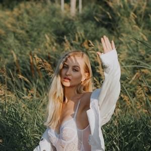 Meet your Posher, Sarah-jade